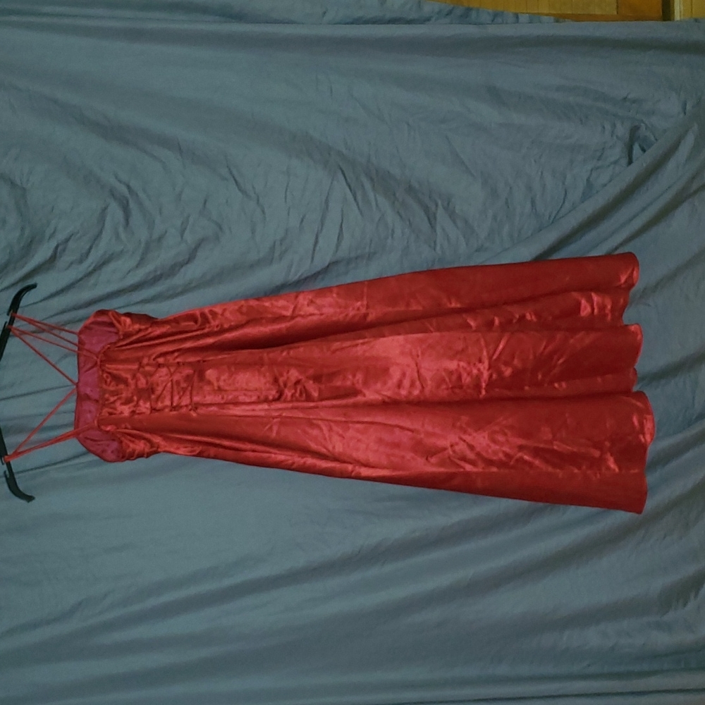 Dress - Picture 2 of 4